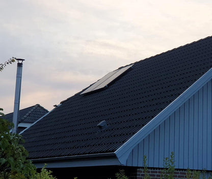 Mini-Solaranlage mit Satteldachmontage (Dachpfannen-System)